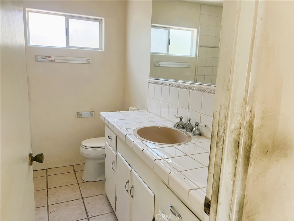 https://media.crmls.org/medias/5a7392ce-7474-48d6-8446-20a47cac1346.jpg?preset=X-Large