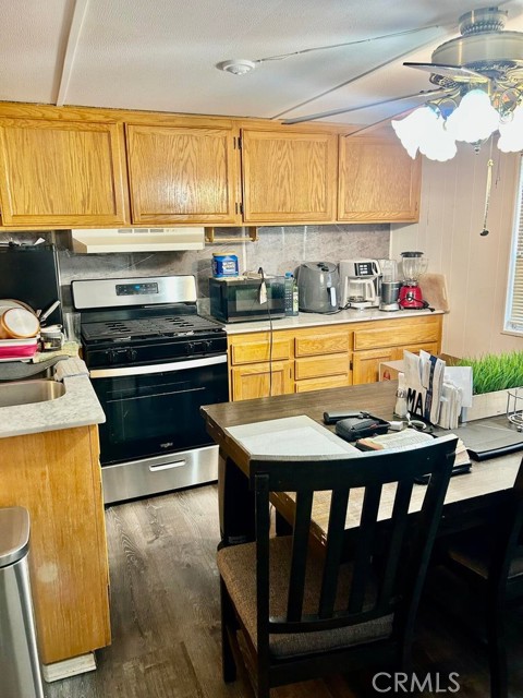 Detail Gallery Image 6 of 16 For 37311 47th St #204,  Palmdale,  CA 93552 - 2 Beds | 1 Baths