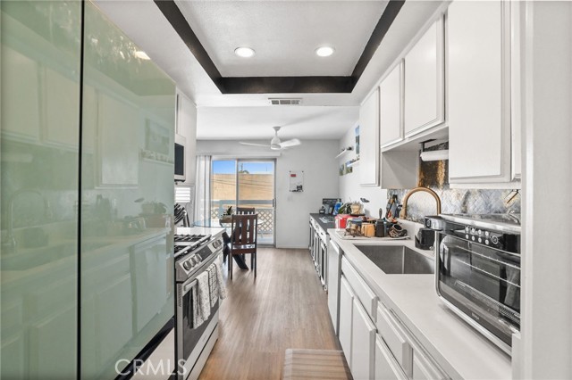Detail Gallery Image 5 of 17 For 21814 Belshire Ave #2,  Hawaiian Gardens,  CA 90716 - 2 Beds | 2 Baths