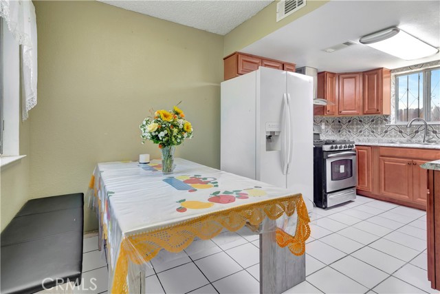 Detail Gallery Image 9 of 17 For 610 N 3rd St, King City,  CA 93930 - 3 Beds | 1/1 Baths