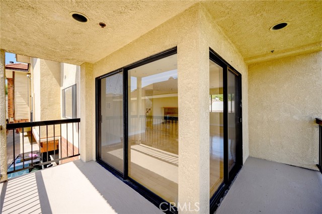 Detail Gallery Image 9 of 35 For 1165 Linden Ave a,  Glendale,  CA 91201 - 3 Beds | 3/1 Baths