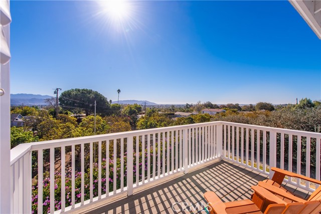 2102 Buena Vista Drive, Camarillo CA: https://media.crmls.org/medias/5a759481-2118-45bc-b8e8-3c60a847b478.jpg