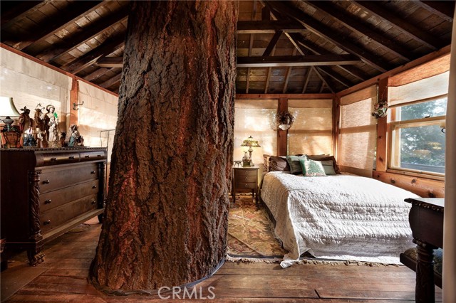 Detail Gallery Image 2 of 31 For 529 West Victoria Ct, Lake Arrowhead,  CA 92352 - 2 Beds | 1 Baths