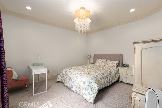 Image 43 of 51 For 445 Woodruff Avenue