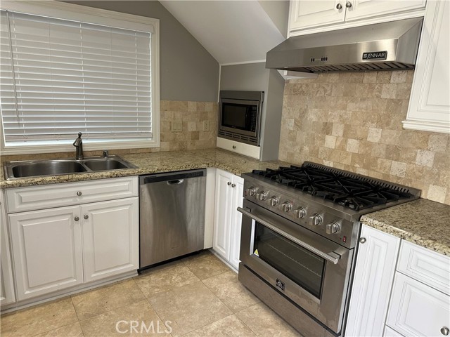 Front Image Thumbnail for CROC25269696