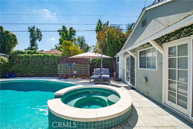 13964 Peach Grove Street, Sherman Oaks CA: https://media.crmls.org/medias/5a76900b-aba7-4cc9-bc6a-02a0d4138f06.jpg
