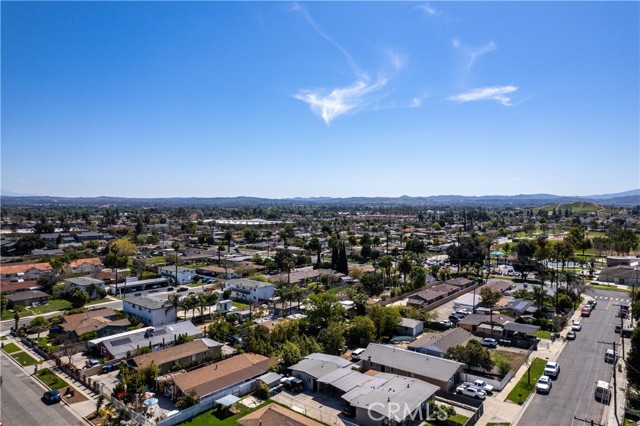 5787 Warren Street, Riverside CA: https://media.crmls.org/medias/5a77f39d-7c24-4470-b3af-3b8e52b87651.jpg