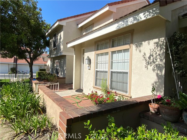 27 Dartmouth, Irvine CA: https://media.crmls.org/medias/5a780c25-aa74-4555-829c-0d6aa78b3659.jpg