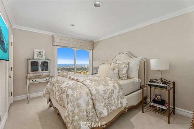 49 Cambria Drive, Corona del Mar CA: https://media.crmls.org/medias/5a7915e8-7301-4305-8a64-b2c35aaf4ed9.jpg