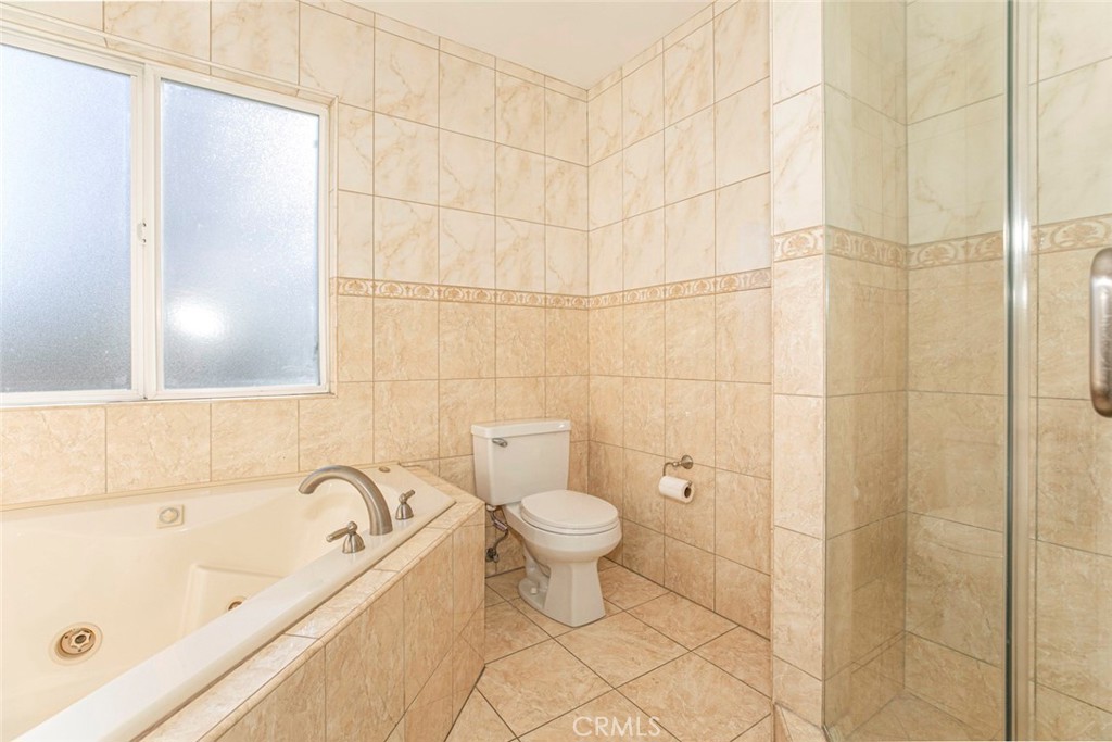 https://media.crmls.org/medias/5a7944eb-3ce9-430b-8e44-1812fdaf3106.jpg?preset=X-Large