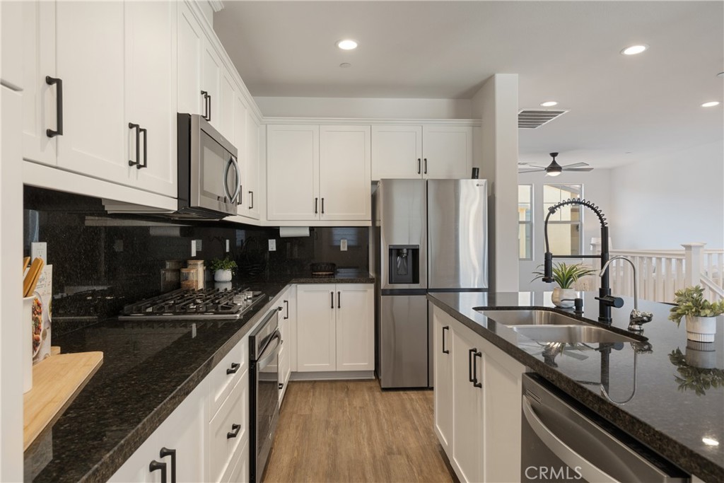 MLS #OC25230097 image #3