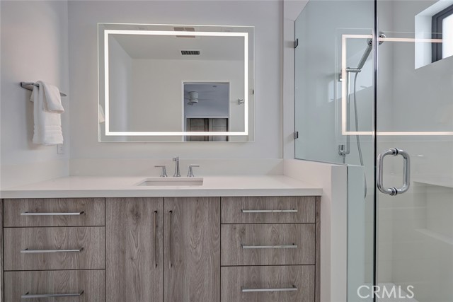 Detail Gallery Image 6 of 35 For 1208 the Strand #C,  Manhattan Beach,  CA 90266 - 3 Beds | 3 Baths