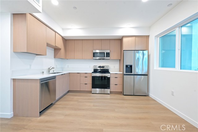 Detail Gallery Image 4 of 11 For 14606 Sylvan St #508,  Van Nuys,  CA 91411 - 2 Beds | 2 Baths