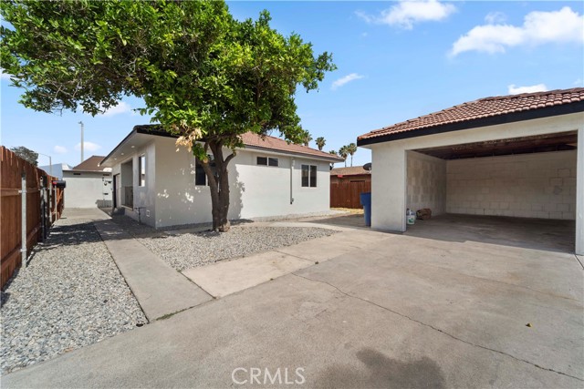 796 N Mount Vernon Avenue, San Bernardino CA: https://media.crmls.org/medias/5a7b1d8a-a1af-42cf-92f8-4df9c9d7341d.jpg
