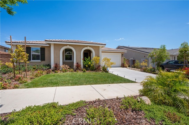 Detail Gallery Image 6 of 67 For 2521 Santa Fiora Dr, Corona,  CA 92882 - 4 Beds | 2/1 Baths