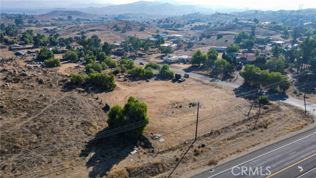 Detail Gallery Image 3 of 7 For 3 Highway 74, Perris,  CA 92570 - – Beds | – Baths