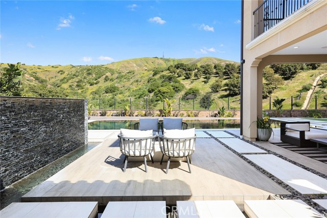 Detail Gallery Image 48 of 62 For 107 Clear Falls, Irvine,  CA 92602 - 5 Beds | 5/1 Baths