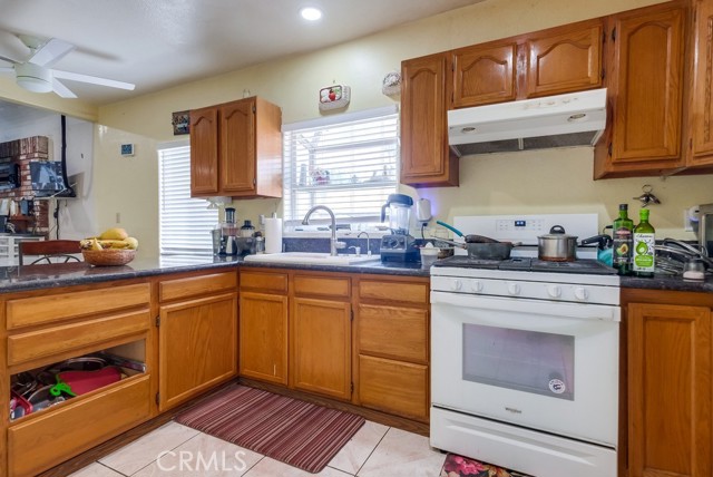 Detail Gallery Image 11 of 33 For 2663 Loosmore St, Los Angeles,  CA 90065 - 2 Beds | 1 Baths