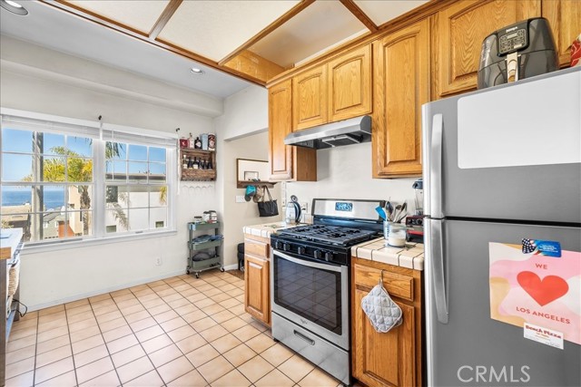3512 Manhattan Avenue, Manhattan Beach, California 90266, 2 Bedrooms Bedrooms, ,2 BathroomsBathrooms,Residential,Sold,Manhattan Avenue,SB22078651