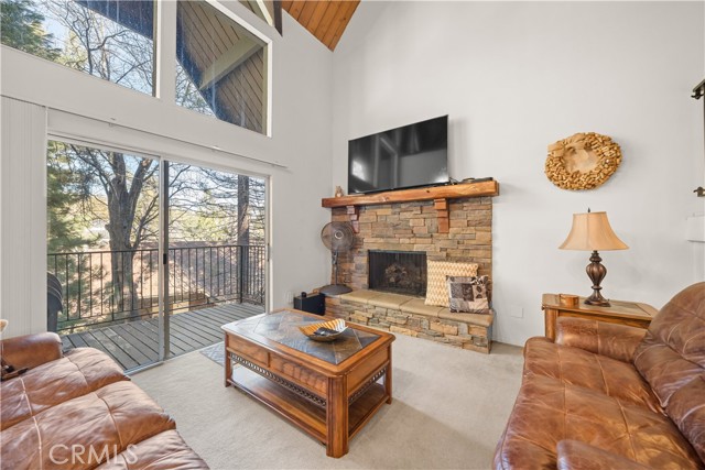 Detail Gallery Image 3 of 29 For 966 Willow Creek Road #24,  Lake Arrowhead,  CA 92352 - 3 Beds | 2/1 Baths