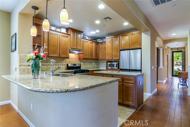 Detail Gallery Image 11 of 43 For 1336 Marseille Ln, Roseville,  CA 95747 - 3 Beds | 3 Baths