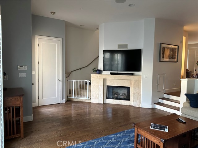 305 Kansas Street, El Segundo CA: https://media.crmls.org/medias/5a7ebb86-0aba-4f07-a893-7cadfdd9c225.jpg