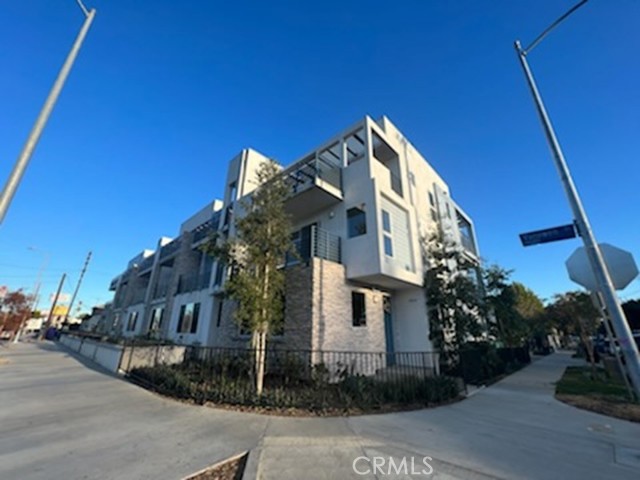 14614 Vanowen Street, Van Nuys CA: https://media.crmls.org/medias/5a7ee708-9b49-4237-b6fd-b49f67d5dae9.jpg