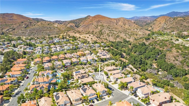 25 Santa Maria, Lake Forest CA: https://media.crmls.org/medias/5a7f01eb-8ba4-4aa4-9ac0-07eb1af397a6.jpg