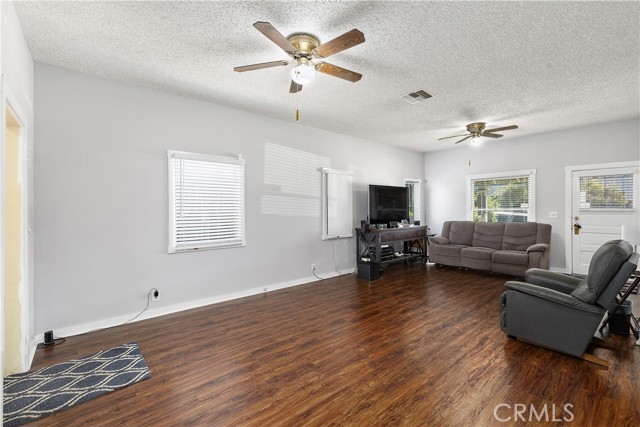 Detail Gallery Image 9 of 38 For 421 W Colorado Bld, Monrovia,  CA 91016 - 3 Beds | 2 Baths