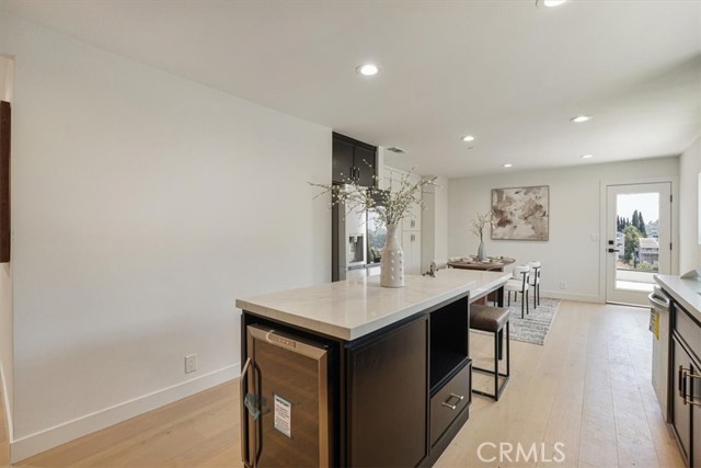 Detail Gallery Image 8 of 35 For 3560 Lavell Dr, Los Angeles,  CA 90065 - 4 Beds | 4 Baths