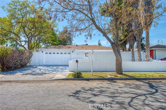 Detail Gallery Image 1 of 1 For 1801 W Gettysburg Ave, Fresno,  CA 93705 - 3 Beds | 2/1 Baths