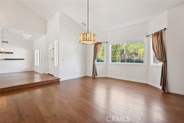 22501 Marilla Street, Chatsworth CA: https://media.crmls.org/medias/5a7fd9c6-c758-4580-b806-6a3cc10f3f63.jpg