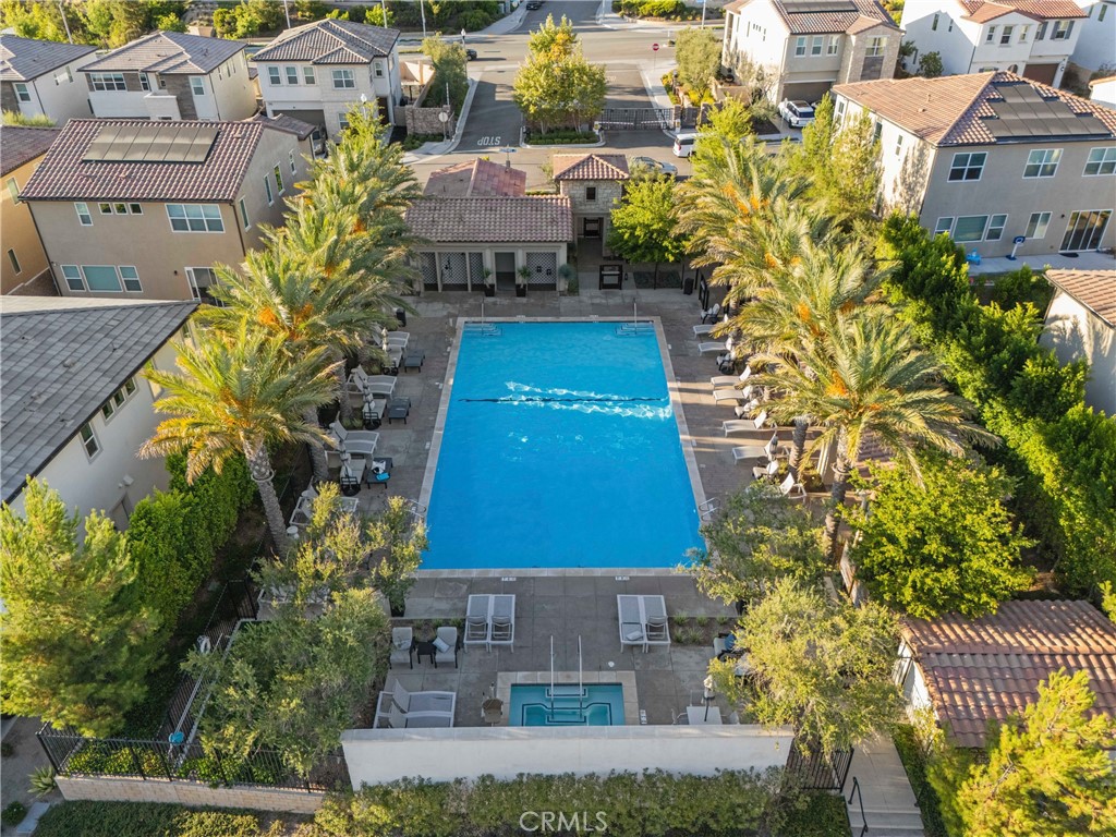 https://media.crmls.org/medias/5a7fead9-4e0f-475e-a484-5de4637e3739.jpg?preset=X-Large