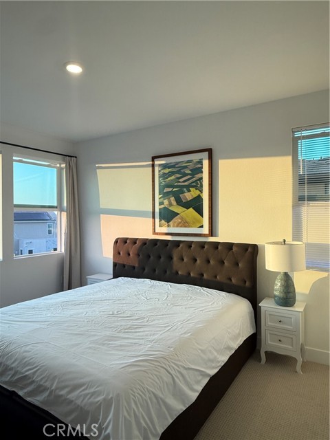 Detail Gallery Image 8 of 9 For 422 Clipper, Irvine,  CA 92618 - 5 Beds | 4/2 Baths