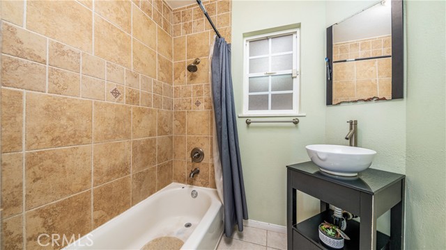 10980 Burnet Avenue, Mission Hills (San Fernando) CA: https://media.crmls.org/medias/5a80378c-e0b7-44b1-8a30-e17515fd3e6a.jpg