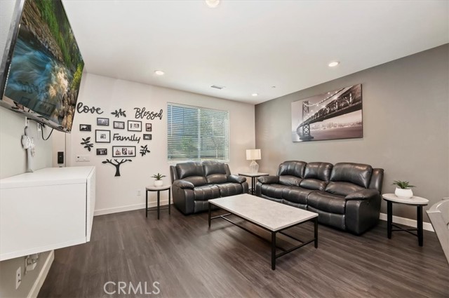 Detail Gallery Image 8 of 39 For 3562 E Moonlight St, Ontario,  CA 91761 - 2 Beds | 2/1 Baths