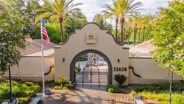 43195 Martina Court, Temecula CA: https://media.crmls.org/medias/5a8156a8-06f4-40be-bb90-49561a09b812.jpg