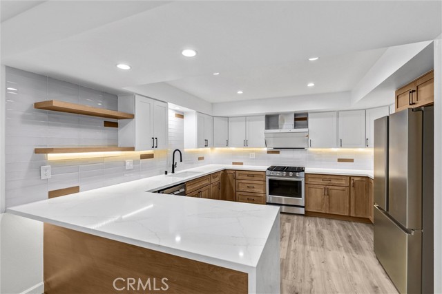 Detail Gallery Image 20 of 52 For 6 Mandrake Way, Irvine,  CA 92612 - 5 Beds | 3 Baths