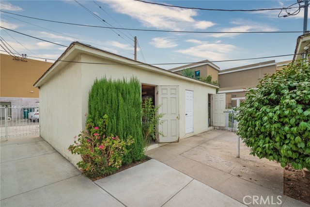 705 E California Avenue, Glendale CA: https://media.crmls.org/medias/5a81f812-3708-430e-b31a-8fe527f6a697.jpg