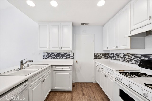 Detail Gallery Image 18 of 37 For 40644 Corte Albara, Murrieta,  CA 92562 - 2 Beds | 2 Baths