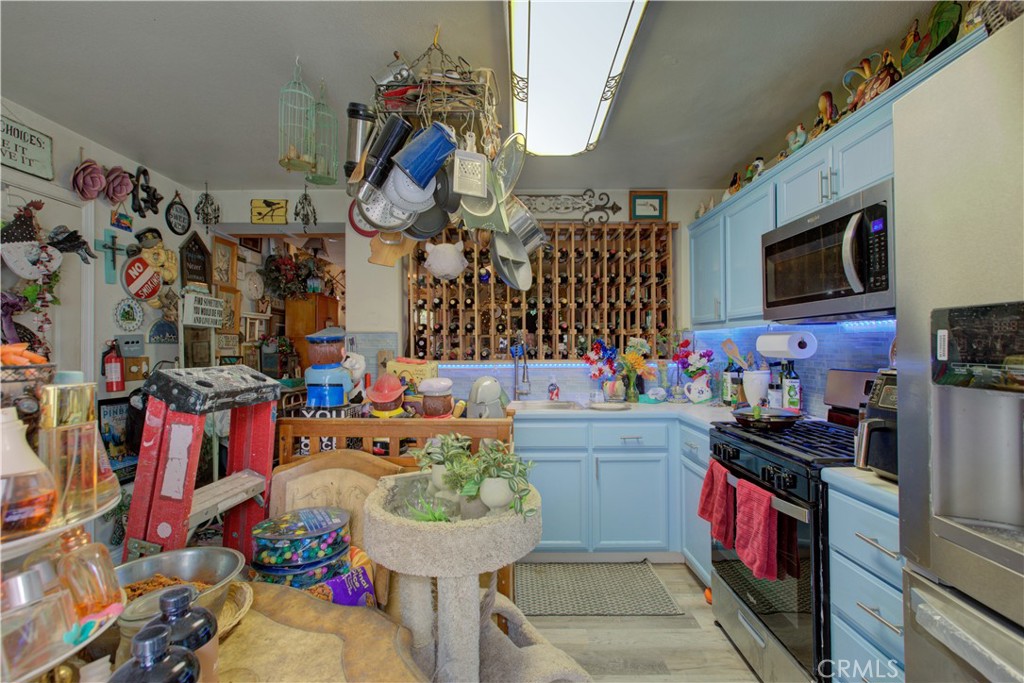 https://media.crmls.org/medias/5a822765-618a-4ae7-aa7a-0543dd4446f4.jpg?preset=X-Large