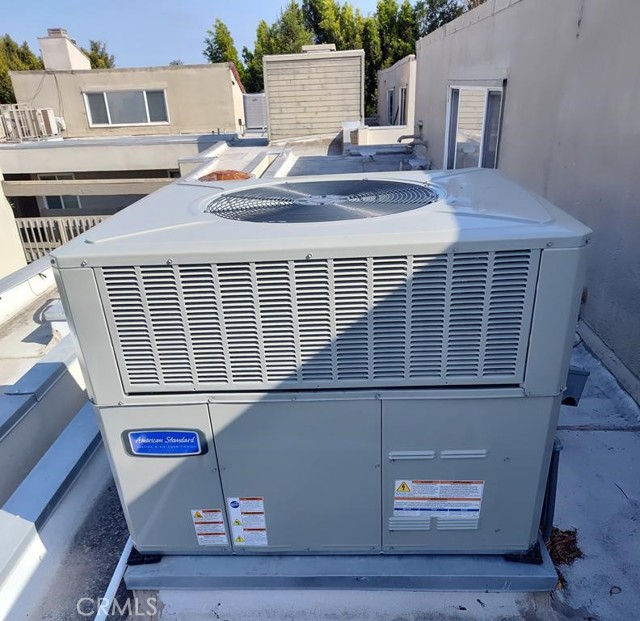 1888 Greenfield Avenue, Los Angeles CA: https://media.crmls.org/medias/5a829770-37f6-4c31-ac90-6c6fed9a7b0b.jpg