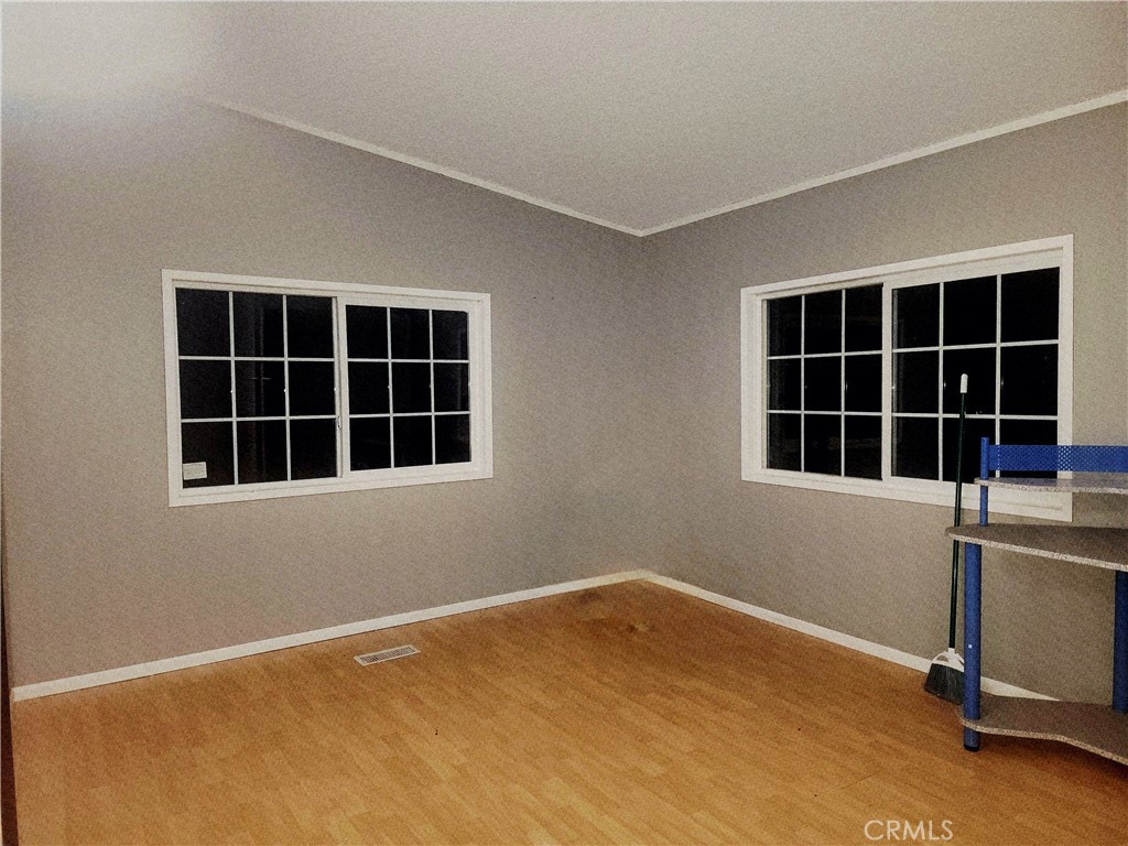 https://media.crmls.org/medias/5a82b2cc-19db-48f6-91a0-18dec3920110.jpg?preset=X-Large