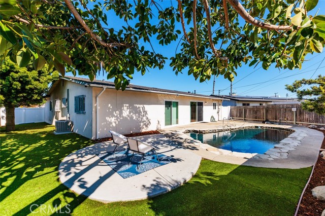 Detail Gallery Image 16 of 18 For 7901 Rhine Dr, Huntington Beach,  CA 92647 - 4 Beds | 2 Baths