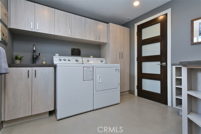 Detail Gallery Image 15 of 41 For 6100 Maury Ave, Woodland Hills,  CA 91367 - 4 Beds | 2/1 Baths