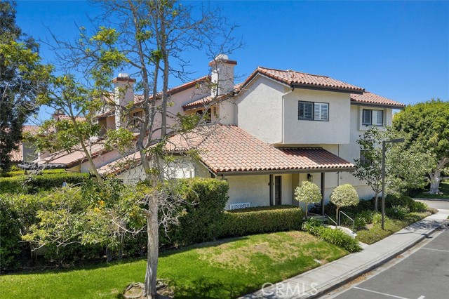 Detail Gallery Image 2 of 40 For 1 Coronado Ct, Manhattan Beach,  CA 90266 - 3 Beds | 2/1 Baths