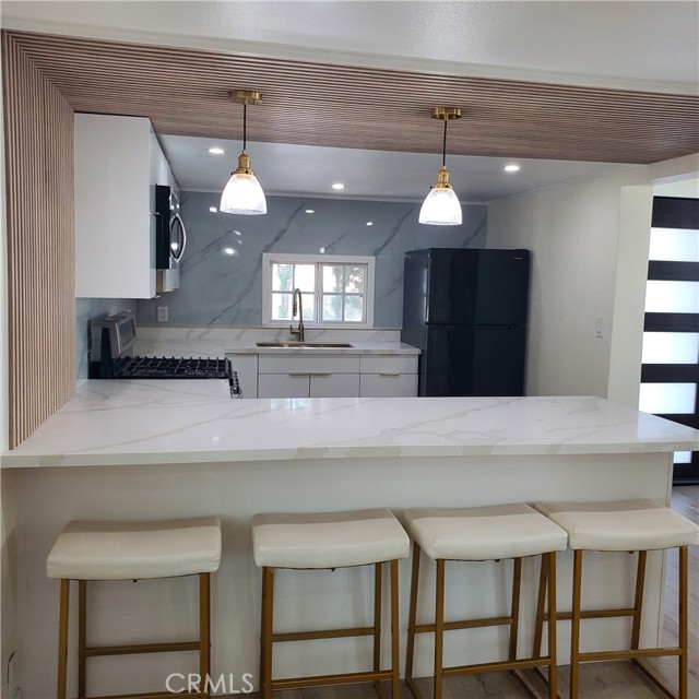 MULTI USE PENINSULA EATING BAR
