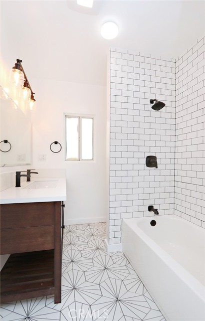 Image 20 of 71 For 1361 Armadale Avenue