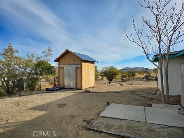 Detail Gallery Image 2 of 12 For 32438 Spinel Rd, Lucerne Valley,  CA 92356 - 3 Beds | 1 Baths