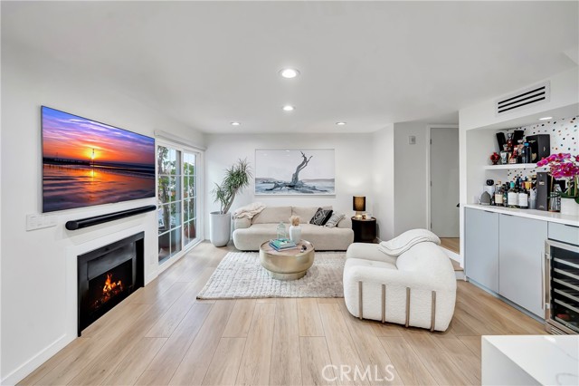 Detail Gallery Image 5 of 42 For 14727 Magnolia Bld #126,  Sherman Oaks,  CA 91403 - 2 Beds | 2/1 Baths